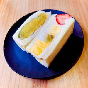MIXフルーツサンド＆熟成焼き芋サンド