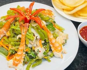 コリコリクラゲと海鮮サラダ GOI TIEN VUA HAI SAN
