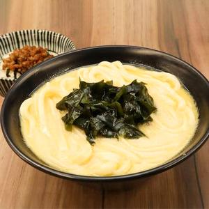 わかめの鶏白湯うどん＆ミニ鶏そぼろ丼