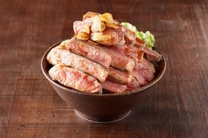 【肉3倍】サーロインステーキ丼(300g)Sirloin Steak Bowl