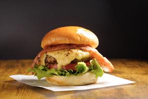 和牛ベーコンチーズバーガーbacon cheese beef burger and bacon