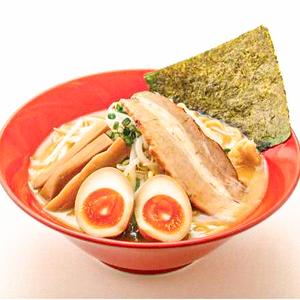 味玉味噌ラーメン noodle in miso soup topped with seasoned egg 蛋味增拉面