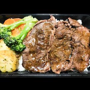 ビーフステーキ＆ライスボックス 140g Beef steak＆Rice box