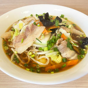 肉野菜ラーメン醤油(Niku Yasai Syoyu)
