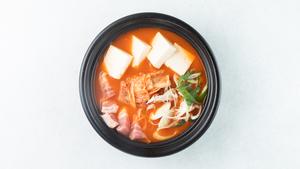 オモニキムチチゲ (ライス付き)