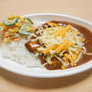 3種チーズとチキンのカレー