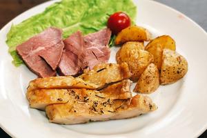 ローズマリーローストチキン＆ローストビーフ/Rosemary Roast Chicken ＆ Roast Beef