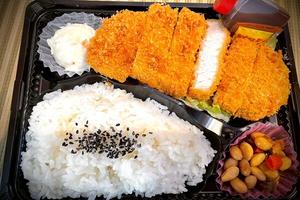 ロースとんかつ弁当