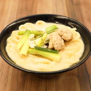 ネギとつくねの鶏白湯うどんChicken bese UDON noodle with Chicken ball and Green onion
