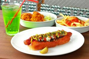 ホットドッグ (フレンチフライ付き)