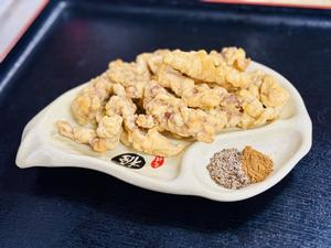 豚ロースの塩胡椒やわらか揚げ物/炸里脊