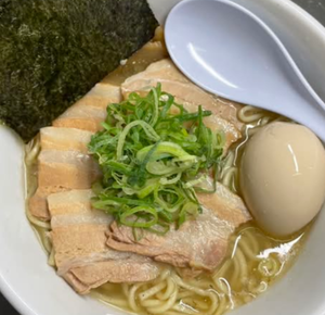 チャーシュー麺(味玉)