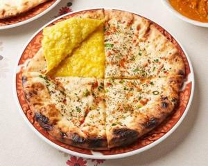 バジル＆チーズナン Basil ＆ Cheese Naan