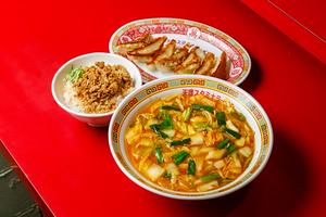 [200円お得]スタミナラーメン+ギョーザ+チャーシュー丼セット