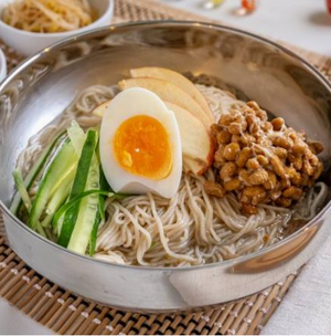 納豆冷麺 korean cold noodles with natto