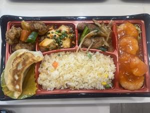 6品目中華弁当(エビチリ):六味便当(干仁)