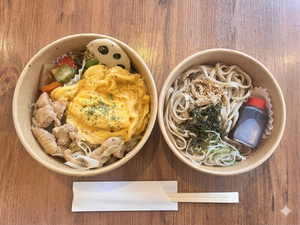 新商品【ビストロ風】ドレスドオムレツ親子丼ハーフ蕎麦セット