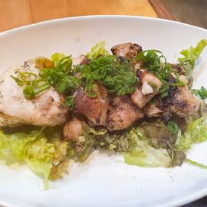 鶏モモ肉ステーキ、ポン酢かけ