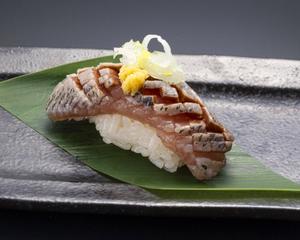 板前寿司 江戸前真いわし酢〆 Japanese Sardine marinated in vinegar