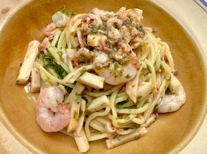桜海老・むき海老・筍・生青海苔が入った海老味噌アメリケーヌソーススパゲッティ