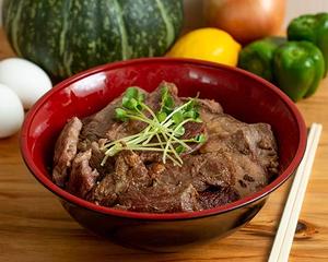 贅沢3種のステーキ丼(カルビ、タン、ハラミ) Luxurious Steak Trio Rice Bowl (Kalbi/Tongue/Skirt Steak)