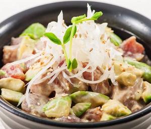マグロアボカド丼 大盛