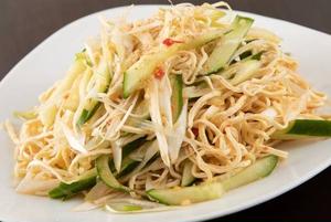 リャンパンガンス(星豆腐の中華風サラダ)tofu Taiwan style salad