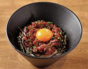 桜ユッケ丼【デリバリー専用商品】