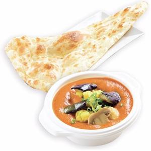 Vegetable curry and NAN/ 野菜カレーとナン弁当