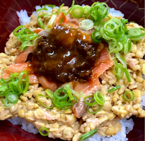 丼丸 サーモンジャージャー納豆丼