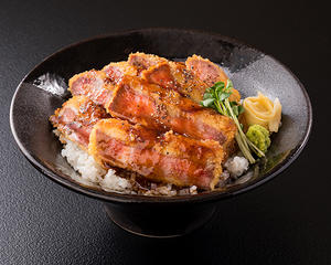 熟成牛厚切りタンカツ丼 大150g
