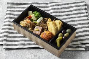 前菜盛り合わせ