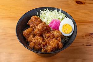 生姜醤油からあげ丼