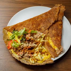 おかずクレープ(ツナとレンコンのサラダガレットカレー風味)
