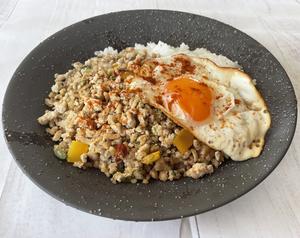 旨辛ガパオライス/Spicy and tasty Gapao Rice