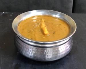 トントロカレー(サラダ＆ナンorライス) Fatty Pork Curry (Served with Naan or Rice and Salad)