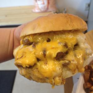 トリプルチーズバーガー