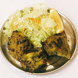 ハリヤリチキン Hariyali Chicken(サラダ付き)