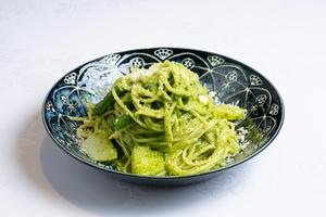 ルッコラとバジルのペストジェノヴェーゼ スパゲッティ