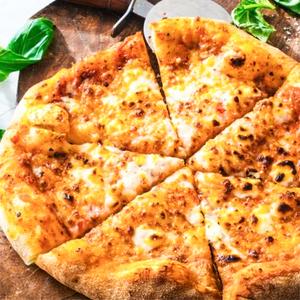 Quattro cheese pizza クアトロチーズピザ