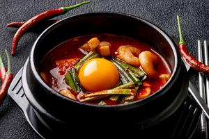 韓国カルビ丼とスンドゥブ 洞山 海鮮旨辛ヤンニョムスンドゥブ