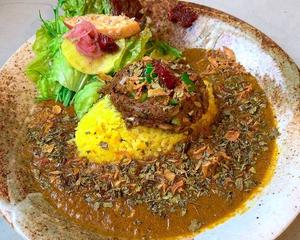 カレー2種盛り メキシコ産ハラペーニョのドライキーマスパイスカレーと出汁チキンスパイスカレー