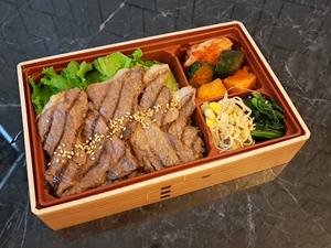 黒毛和牛 上ロース弁当 ～特製焼肉タレ味～