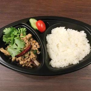 カーオラープムー(豚ミンチのタイ東北地方スパイシーサラダご飯)
