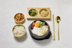 みそ豚キムチチーズ純豆富定食