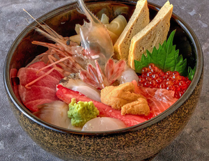 特選海鮮丼