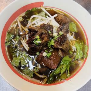 牛すし煮込みラーメン