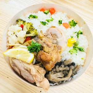 鶏ももステーキ野菜のブイヨンピラフ 照り焼きソース弁当