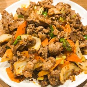 孜然羊肉(ラム肉のスパイス炒め)