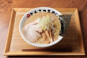 豚骨醤油らーめん